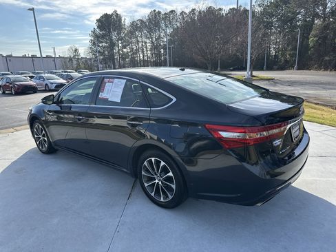 Used 2017 Toyota Avalon XLE image 8