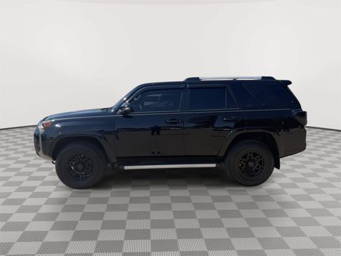 Used 2023 Toyota 4Runner SR5 Premium w/ Moonroof Package AWD/4WD image 2