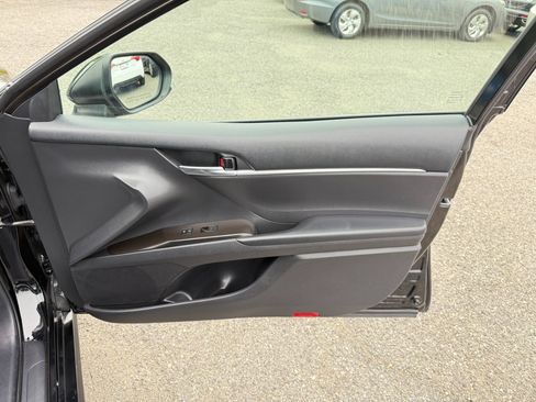 Used 2021 Toyota Camry SE image 37