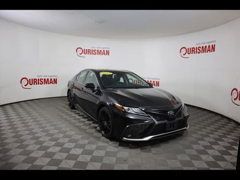 Used 2023 Toyota Camry XSE FWD image 11