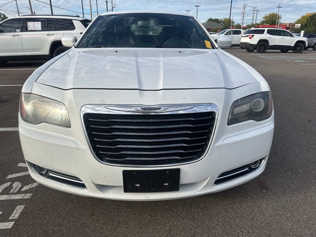 Used 2013 Chrysler 300 S RWD image 2