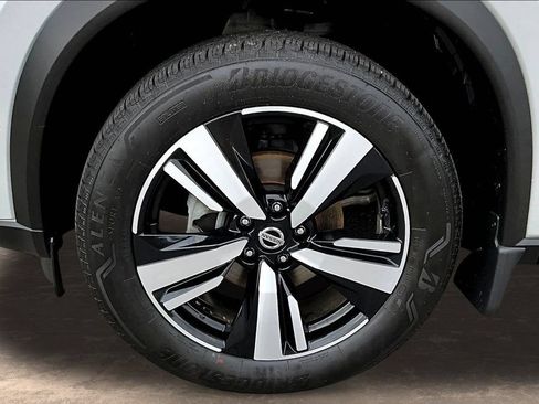 Used 2021 Nissan Rogue Platinum FWD image 36