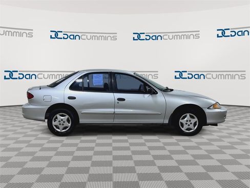 Used 2001 Chevrolet Cavalier Sedan w/ Preferred Equipment Group 1 image 9