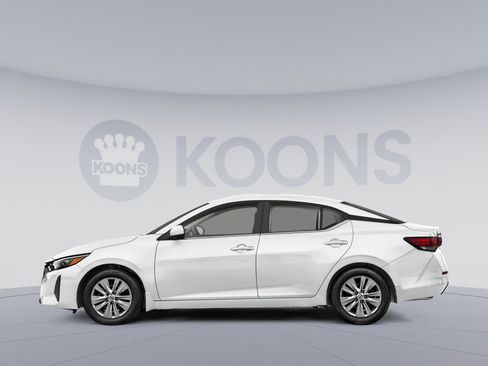 Used 2025 Nissan Sentra S image 4