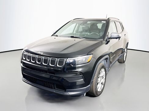 Used 2022 Jeep Compass Latitude w/ Sun and Sound Group image 4