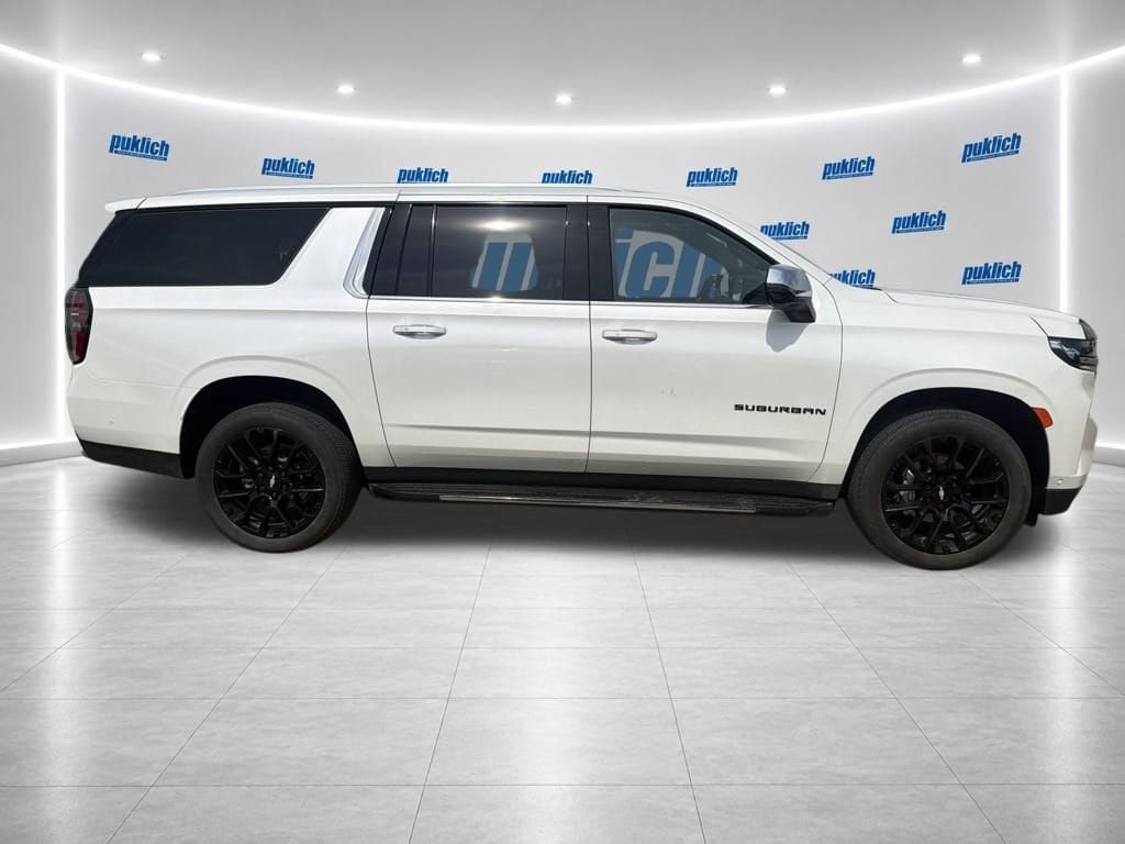Certified 2023 Chevrolet Suburban Premier w/ Advanced Technology Package AWD/4WD image 4
