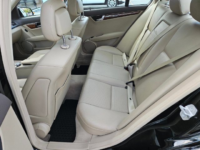 Used 2011 Mercedes-Benz C 300 4MATIC Sedan image 12
