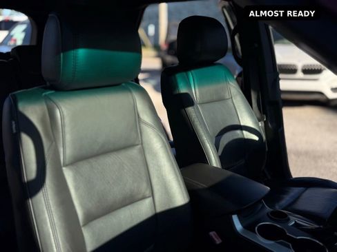 Used 2015 Ford Explorer XLT w/ Equipment Group 202B image 34