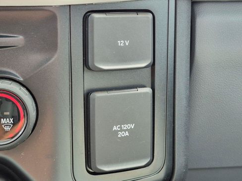Used 2025 Ford F250 XL AWD/4WD image 28
