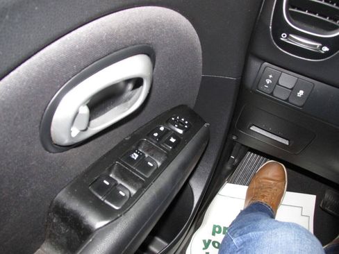 Used 2015 Kia Soul FWD image 48