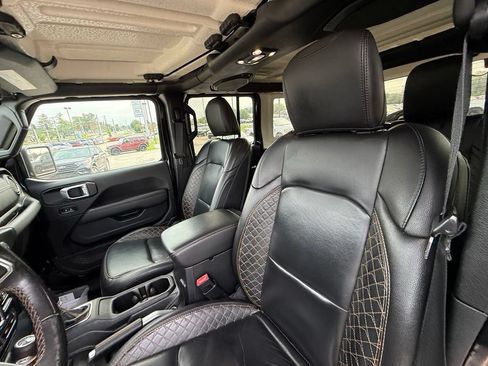 Used 2021 Jeep Wrangler Unlimited Sahara AWD/4WD image 13