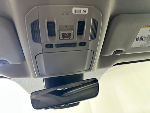 Used 2020 Toyota Highlander Limited image 24