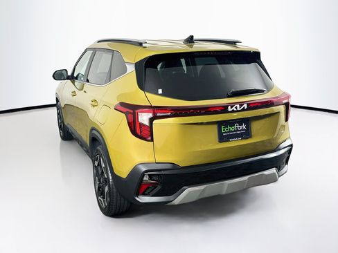 Used 2024 Kia Seltos SX w/ SX Sunroof Package AWD/4WD image 5