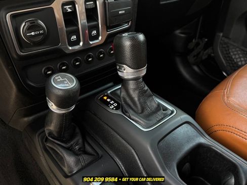 Used 2019 Jeep Wrangler Sport AWD/4WD image 14
