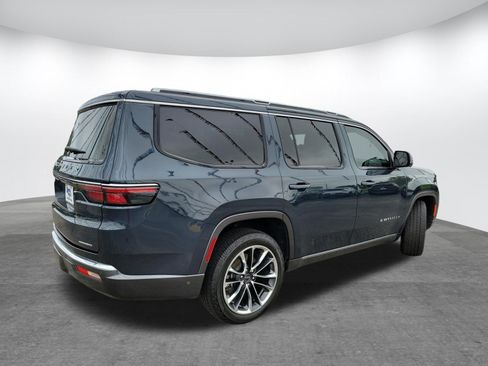 Used 2022 Jeep Wagoneer Series III w/ Premium Group I AWD/4WD image 5