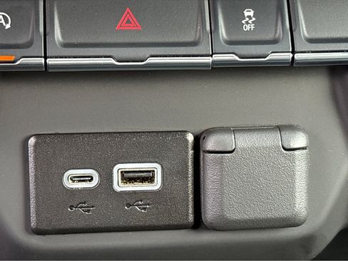 Used 2024 Chevrolet Silverado 1500 W/T w/ WT Value Package image 10