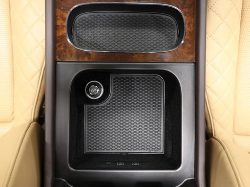 Used 2018 Bentley Bentayga AWD/4WD image 43