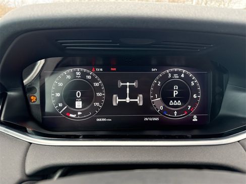 Used 2020 Land Rover Range Rover Evoque SE image 10