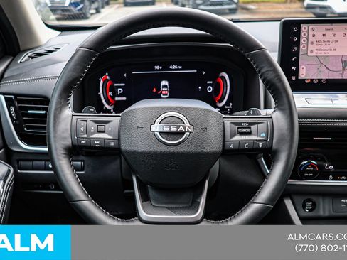 Used 2025 Nissan Rogue SL FWD image 23