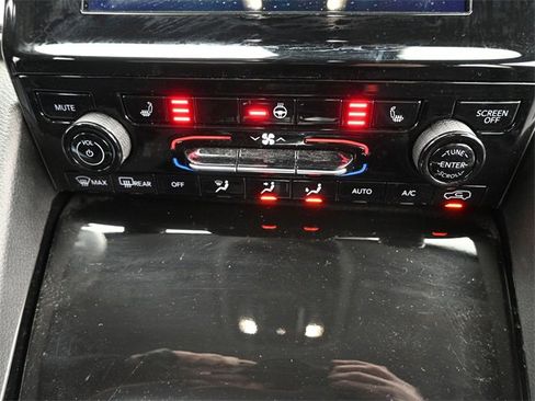 Used 2021 Jeep Grand Cherokee L Laredo w/ Luxury Tech Group I image 16