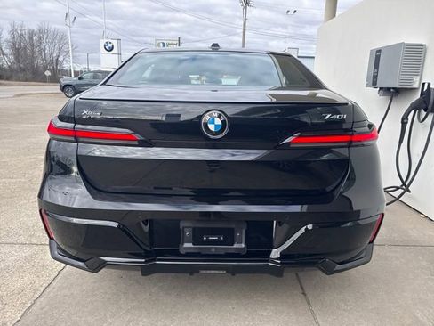 Used 2024 BMW 740i xDrive 740i xDrive image 4
