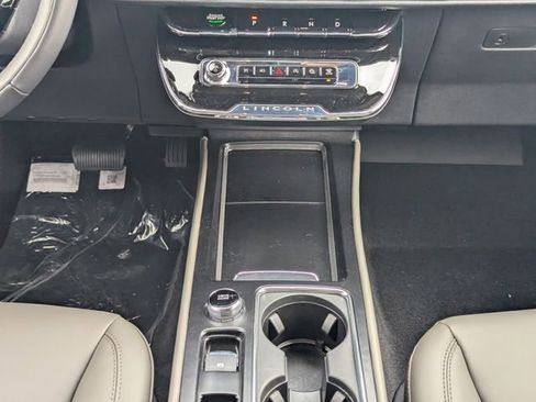 New 2026 Lincoln Corsair Premiere image 16