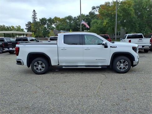 Used 2024 GMC Sierra 1500 SLE image 2