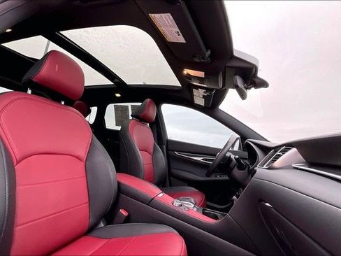 Used 2025 INFINITI QX50 Sport image 27