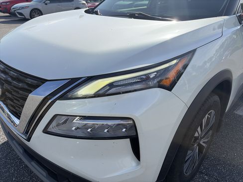 Used 2021 Nissan Rogue SV w/ Premium Package FWD image 6