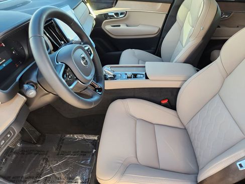 New 2026 Volvo XC90 T8 Plus w/ Protection Package Premier image 3