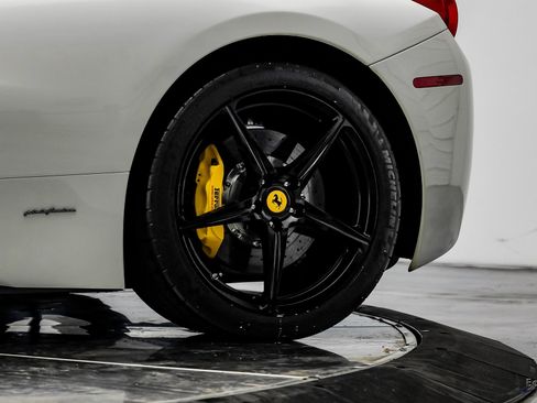 Used 2015 Ferrari 458 Italia Coupe image 91