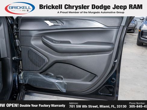 New 2025 Jeep Grand Cherokee L Laredo image 13