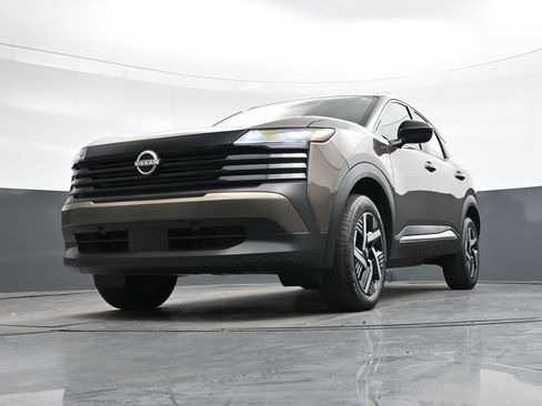 Used 2026 Nissan Kicks SV image 35