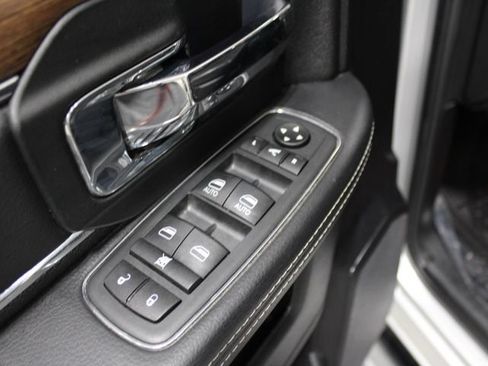 Used 2017 RAM 2500 Laramie w/ Convenience Group AWD/4WD image 17