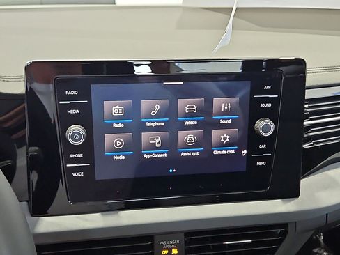New 2026 Volkswagen Jetta SE FWD image 20