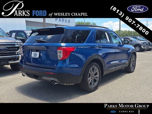 Certified 2022 Ford Explorer XLT w/ Equipment Group 202A RWD image 4