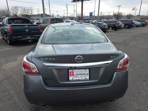 Used 2015 Nissan Altima 2.5 SV image 5