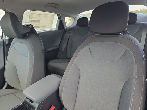New 2025 Kia K4 LXS image 23
