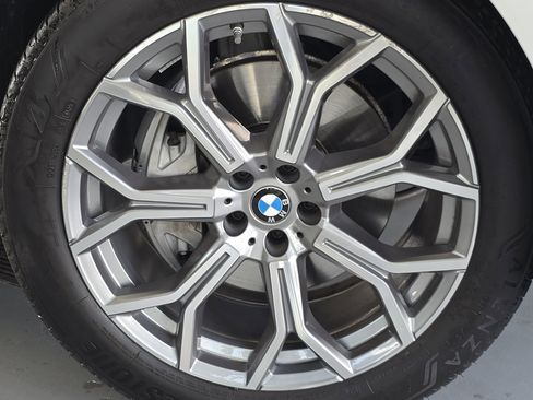 Used 2024 BMW X7 xDrive40i w/ Executive Package image 11