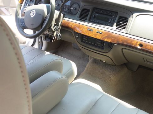 Used 2006 Mercury Grand Marquis LS image 31