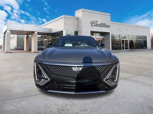 Certified 2024 Cadillac Lyriq Luxury w/ LPO, Floor Liner Package image 8