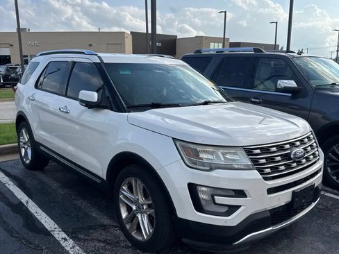 Used 2016 Ford Explorer Limited FWD image 2