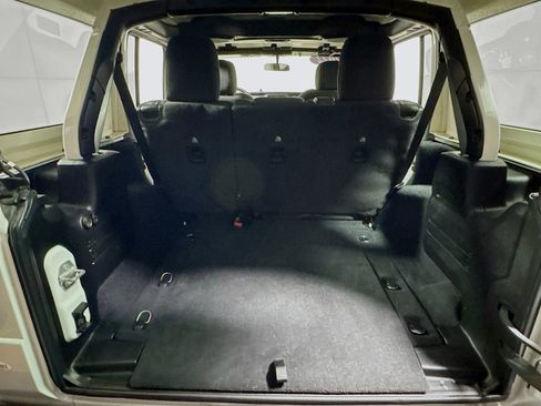 Used 2022 Jeep Wrangler Unlimited Sport image 23