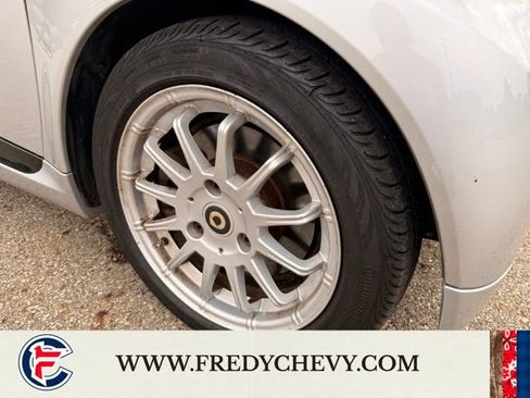 Used 2011 smart fortwo pure RWD image 19
