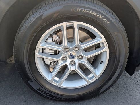 Used 2025 Ford Explorer Active RWD image 8