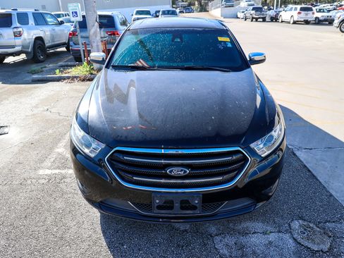 Used 2018 Ford Taurus Limited image 5