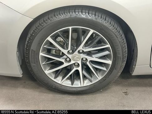 Used 2016 Lexus ES 350 w/ Luxury Package w/Wood Trim FWD image 10