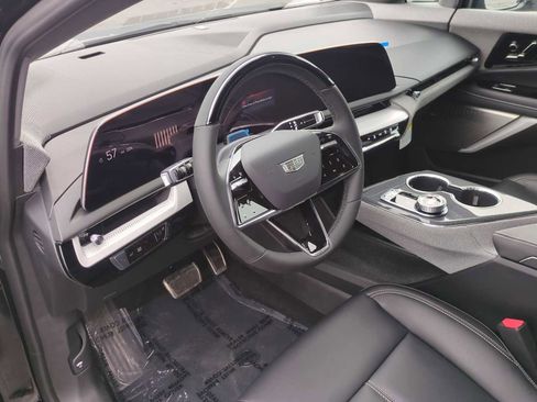 New 2026 Cadillac Optiq Luxury 1 image 12