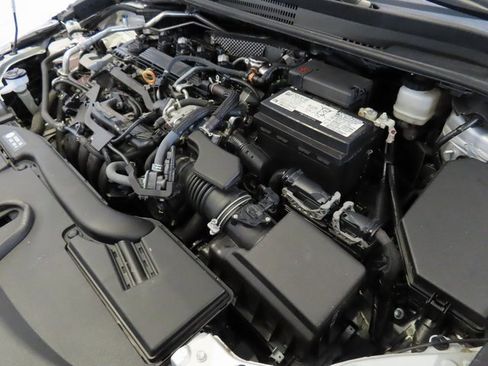 Used 2024 Toyota Corolla LE image 32