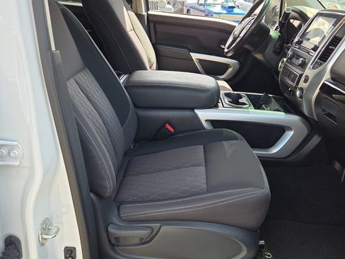 Used 2024 Nissan Titan SV w/ SV Convenience Package RWD image 15